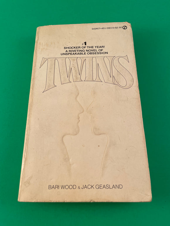 Twins by Bari Wood & Jack Geasland Vintage 1978 Signet Paperback Doctors Obsession Dead Ringers Drugs Murder